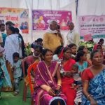 प्रधानमंत्री आवास की चाबी, राशन कार्ड, किसान क्रेडिट कार्ड और ट्राइसाइकिल का किया गया वितरण
