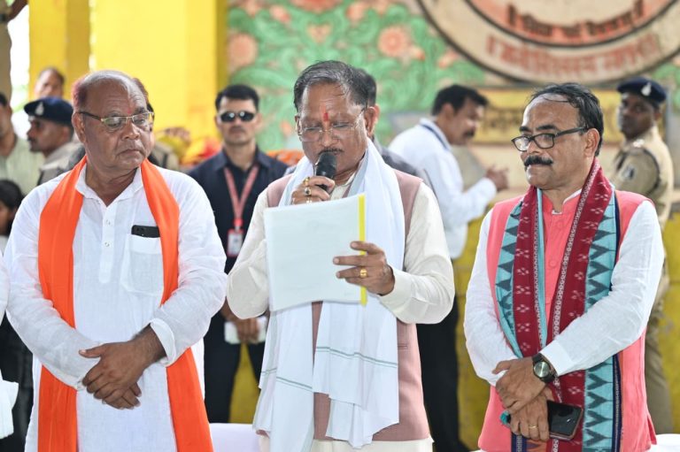 वर्षों का इंतजार हुआ खत्म : सपेरा बस्ती में साकार हो रहा पक्के घरों का सपना