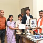 इसरो के युविका कार्यक्रम के लिए चयनित अभिषेक से मिले डिप्टी सीएम विजय शर्मा, दी शुभकामनाएं