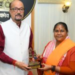 राष्ट्रीय पिछड़ा वर्ग आयोग की अध्यक्ष साध्वी निरंजन ज्योति ने राज्यपाल डेका से किए सौजन्य भेंट