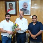 राज्यपाल डेका से छत्तीसगढ़ कायाकिंग-कैनोइंग एसोसिएशन के पदाधिकारियों ने किए भेंट