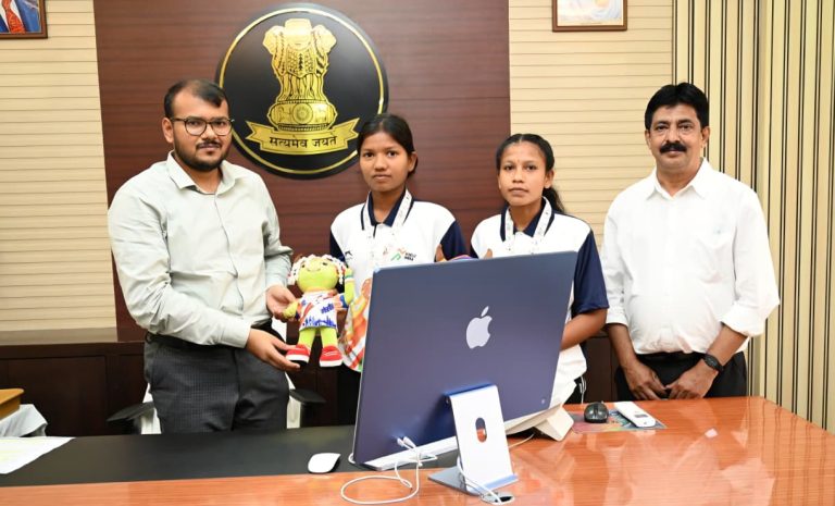 ‘खेलो इंडिया’ से मिला मंच, राष्ट्रीय स्तर पर चमकी प्रतिभा: सुकमा की बेटियों ने ‘खेलो इंडिया नेशनल ट्राइबल गेम्स’ फुटबॉल में जीता गोल्ड