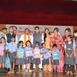 ’जिला ऑडिटोरियम में शाला प्रवेश उत्सव का आयोजन’: ’नवप्रवेशी बच्चों का तिलक लगाकर किया गया अभिनन्दन, छात्र-छात्राओं को शिक्षण सामग्री व सायकिल वितरित’
