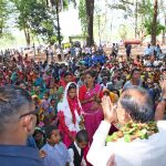 मुख्यमंत्री विष्णु देव साय ने अबूझमाड़ के गारपा में बच्चों और महिलाओं से किया आत्मीय संवाद