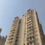मां पर चाकू से हमला करने के बाद युवक ने 5वीं मंजिल से लगाई छलांग,