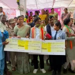 तेंदूपत्ता संग्राहक परिवार की बेटियों ने रचा इतिहास, रुद्राणी और डालेश्वरी ने बढ़ाया बस्तर का मान