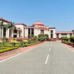 हाईकोर्ट का अहम फैसला: पत्नी की सैलरी पति से ज्यादा होने पर भी वह मुकदमे के खर्च की हकदार