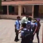 CG BREAKING: प्रार्थना सभा के दौरान छात्र बेहोश, गर्मी और उमस से बिगड़ी तबीयत