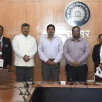 रायपुर में रेलवे के टिकट चेकिंग स्टाफ सम्मानित हुए