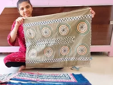 पुरानी चादरों को न समझें बेकार, घर के कई कामों में आ सकती हैं उपयोगी