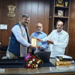 रायपुर रेल मंडल के अधिकारी अवधेश कुमार त्रिवेदी को मिला सम्मान