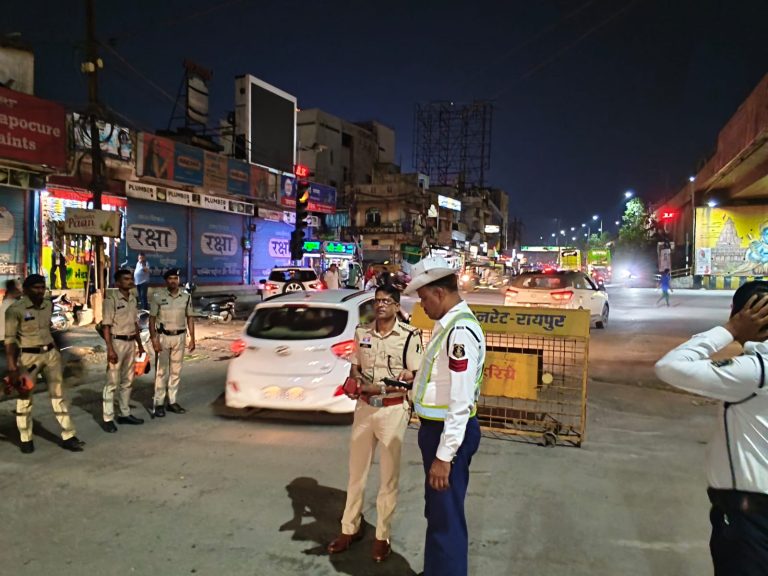 सुरक्षित एवं सुगम यातायात व्यवस्था सुनिश्चित करने रायपुर पुलिस द्वारा अब तक 3365 नशेड़ी वाहन चालकों के विरुद्ध कार्रवाई