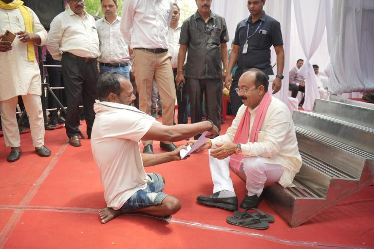 कार्यालयों के चक्कर नहीं, अब गांव में ही समस्याओं का निराकरण : उपमुख्यमंत्री अरुण साव