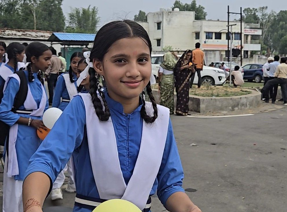सरस्वती साइकिल योजना से वैष्णवी के सपनों को मिली नई उड़ान – अमृत संदेश