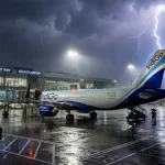 कोलकाता से अगरतला जा रही IndiGo की फ्लाइट पर गिरी बिजली, 147 लोग विमान पर थे सवार