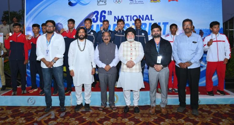 उप मुख्यमंत्री 36वें नेशनल कैनो स्प्रिंट चैंपियनशिप के समापन समारोह में हुए शामिल