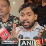 कोर्ट में सरेंडर करने पहुंचे खान सर