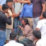 पत्नी को पुरुष मित्र के साथ देख भड़का पति, बाजार में हुआ हाईवोल्टेज ड्रामा, दोनों पक्षों पर कार्रवाई