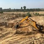 बलरामपुर में अवैध खनन पर प्रशासन की बड़ी कार्रवाई, दो वाहन जब्त