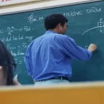 बिना सूचना के लंबे समय से लापता शिक्षक को अंतिम चेतावनी : 15 दिन में जवाब न देने पर सेवा होगी समाप्त