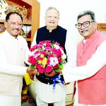 मुख्यमंत्री साय और नेता प्रतिपक्ष महंत ने विस अध्यक्ष से की मुलाकात