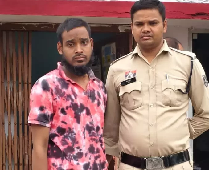 डबल अंडरगारमेंट में मोबाइल छिपाकर दे रहा था RRB परीक्षा, अभ्यर्थी गिरफ्तार – अमृत संदेश