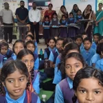 महासमुंद में शाला त्यागी बालिकाओं को बांटी गई शैक्षणिक सामग्री, पढ़ाई जारी रखने के लिए किया गया प्रेरित