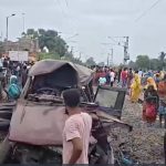 मुर्शिदाबाद में दर्दनाक हादसा: रेलवे फाटक पर ट्रेन से टकराई स्कूल वैन, 2 बच्चों समेत 3 की मौत