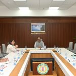 मुख्य सचिव ने की कल्याणकारी योजनाओं के शत-प्रतिशत क्रियान्वयन की समीक्षा