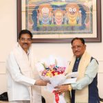सीएम साय ने ओडिशा के राज्यपाल कंभमपति से की शिष्टाचार भेंट