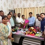 एनएचएम संघ बेमेतरा ने नवपदस्थ, CMHO डॉ. शरद कोहाड़े से की सौजन्य मुलाकात, संघ ने पुष्पगुच्छा से किया आत्मीय स्वागत