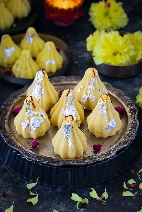 न मावा, न चाशनी की झंझट, मिनटों में बनाएं शाही बेसन मोदक