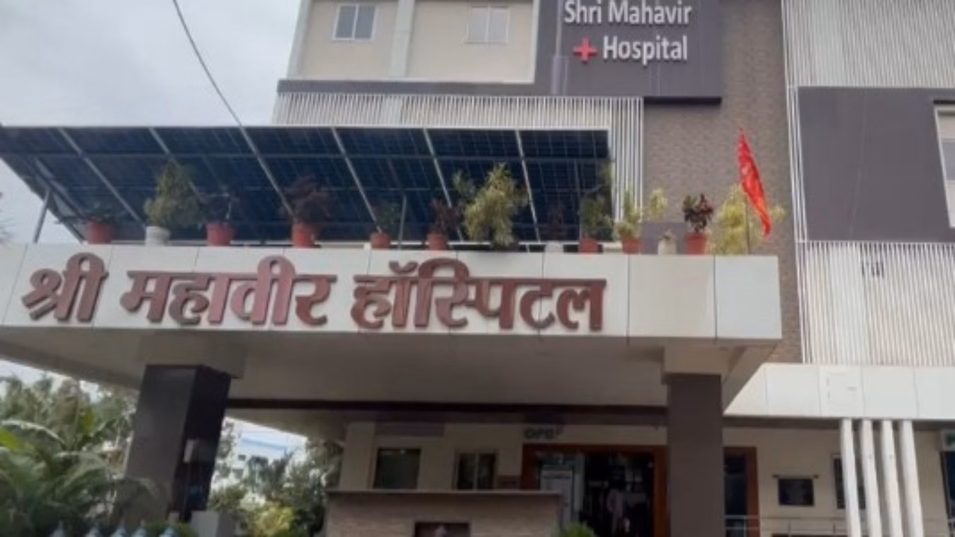 अंबिकापुर के अस्पताल के ICU में दो साल से इलाज कर रहा था कथित फर्जी डॉक्टर, MBBS डिग्री निकली फर्जी; FIR की तैयारी