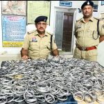 नवरात्रि पर्व के दौरान सुहेला पुलिस की बड़ी कार्रवाई, मेला परिसर में सुरक्षा व्यवस्था बनाए रखने हेतु 2100 नग स्टील एवं रिंगदार कड़े-चूड़े जब्त